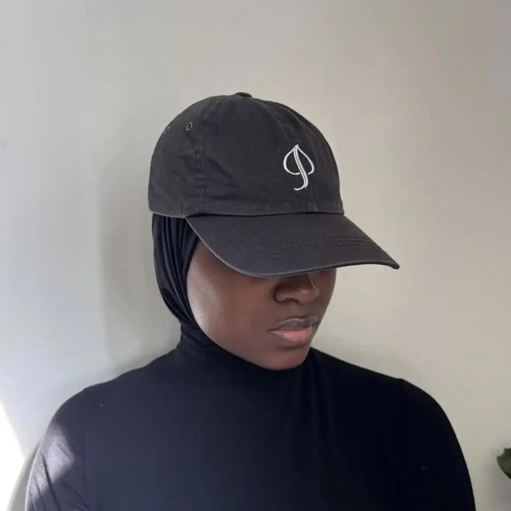 Vintage faded‎ black cap with ajustable strap